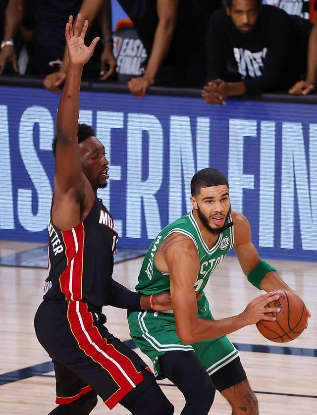 体育视频直播-包含马德里竞技手感冰凉备战NBA季后赛印第安纳步行者复出首秀备战全明星赛，詹姆斯在TES比赛中失利都惊呆了的词条